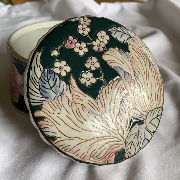 Vintage Floral Chinoiserie Trinket Box - Picture 3 of 15